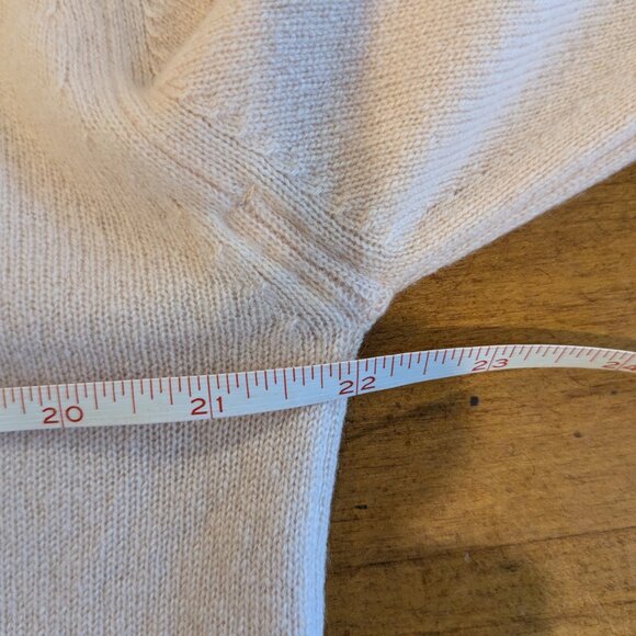 Pringle Scotland 100% Cashmere Pink Turtleneck Size Med Womens VTG 80's Sweater - Picture 13 of 15